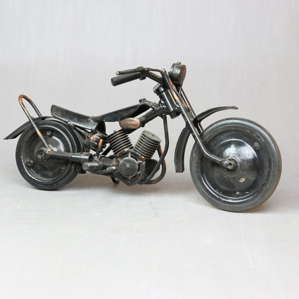 DECORATIVE SCRAP METAL, motorcycle, 1900s / DEKORATIVT METALLSKROT, motorcykel, 1900 tal_100a_8db381413f9686c_lg.jpeg