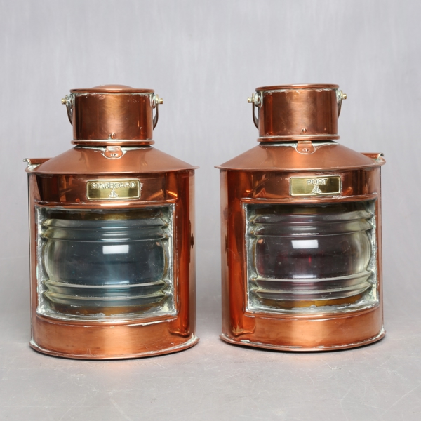 LANTERN, 2 pcs, marked "port" and "starboard", green and red light, 1900s / LYKTOR, 2st, marked "port" and "starboard" grönt och rött ljus, 1900 tal