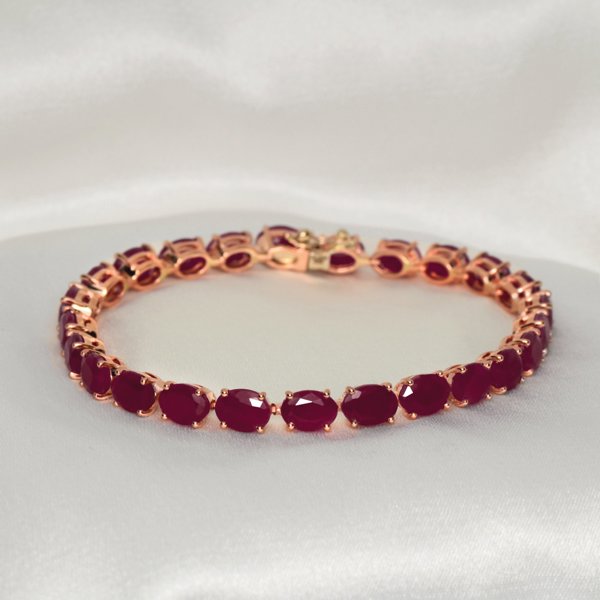 27.51 ct Natural Rubies - 14 kt. Pink gold - Bracelet Ruby - IGI Certified / ARMBAND, guld 14 kt, 15,83 g, 25 rubiner 27,51 ct