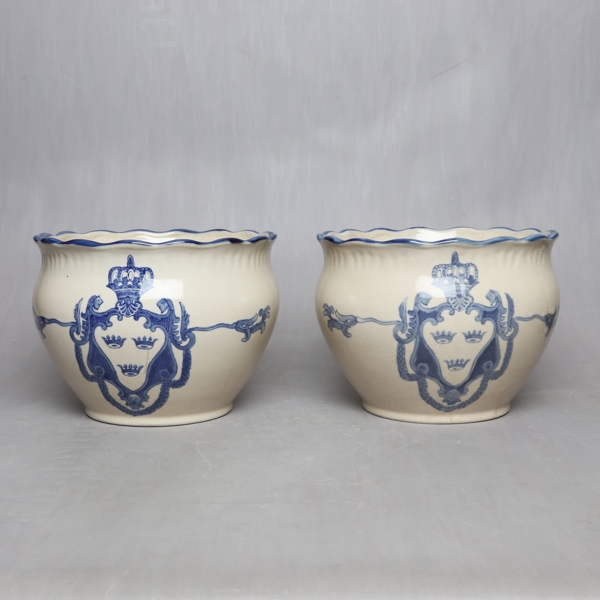 OUTER LINING, a pair, glazed stoneware, marked Stockholm, 1900s / YTTERFODER, ett par, glaserat stengods, märkt Stockholm, 1900 tal