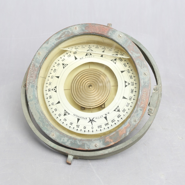 SHIP'S COMPASS, numbered 26867, AB Lyth, Stockholm, 1900s / SKEPPSKOMPASS, numrerad 26867, AB Lyth, Stockholm, 1900 tal_2026a_lg.jpeg