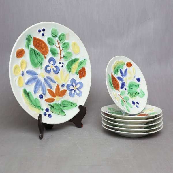 PLATE WITH AND SMALLER PLATES, 7 parts, glazed ceramic, Uppsala Ekeby - Gefle / FAT MED ASSIETTER, 7 delar, glaserad keramik, Uppsala Ekeby - Gefle_2048a_lg.jpeg
