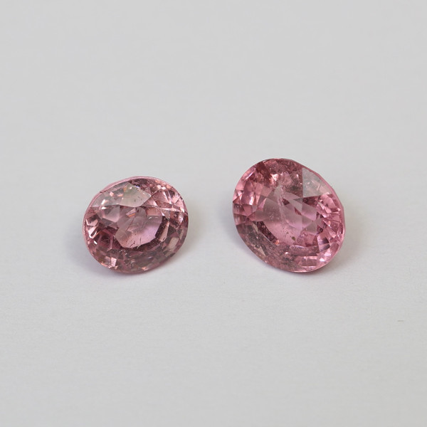 PINK SPINEL, cirka 3,50 ct.