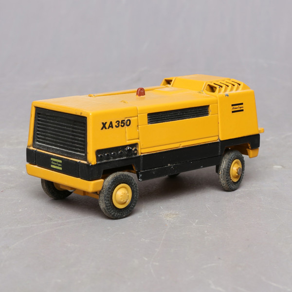 ATLAS COPCO XA350, compressor, scale 1:40, collectors item / ATLAS COPCO XA350, kompressor, skala 1:40, samlar objekt