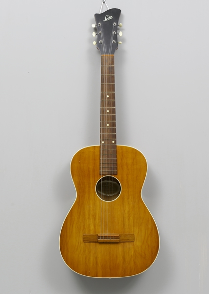 GITARR, Levin, numrerad 325452, 1955