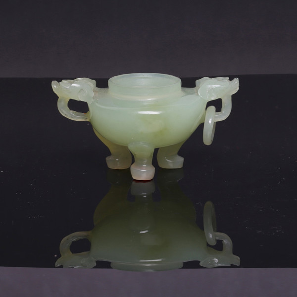 BOWL in JADE, weight  175g / SKÅL i JADE, vikt 175g