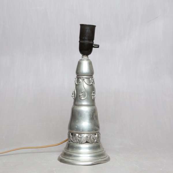 TABLE LAMP, pewter, art nouveau, Dansk Kunst, Denmark, 1900s. / BORDSLAMPA, tenn, jugend, Dansk Kunst, Danmark, 1900 tal.