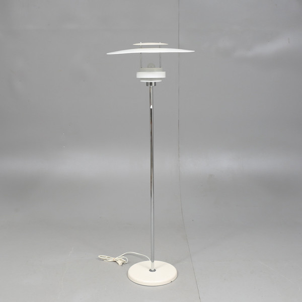 FLOOR LAMP by Ole Andersson, chromed and white lacquered steel, BORENS, second half of the 1900s / OLE ANDERSSON. golvlampa, kromat och vit lackerat stål, BORENS, 1900 alets andra hälft_80a_8db3763ef8f22c8_lg.jpeg