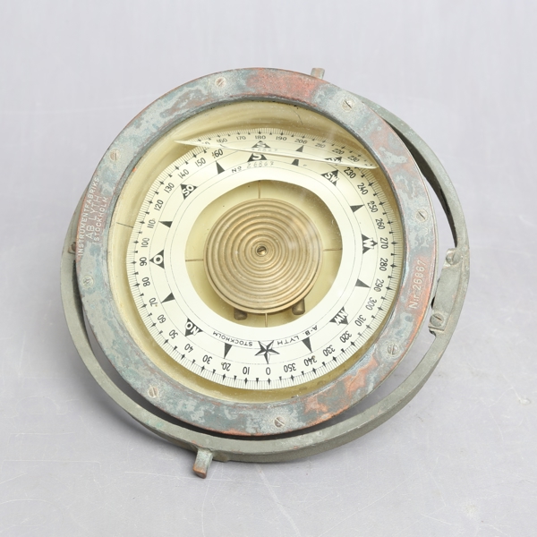 SHIP'S COMPASS, numbered 26867, AB Lyth, Stockholm, 1900s / SKEPPSKOMPASS, numrerad 26867, AB Lyth, Stockholm, 1900 tal