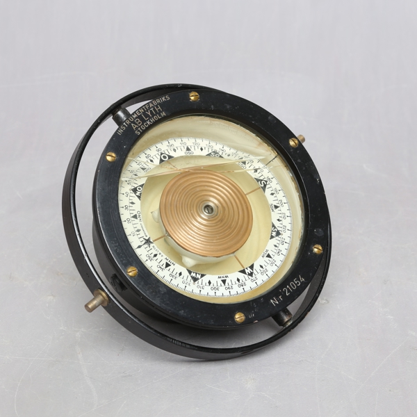 SHIP COMPASS, numbered 21054, AB Lyth, Stockholm, 1900s / SKEPPSKOMPASS, numrerad 21054, AB Lyth, Stockholm, 1900 tal